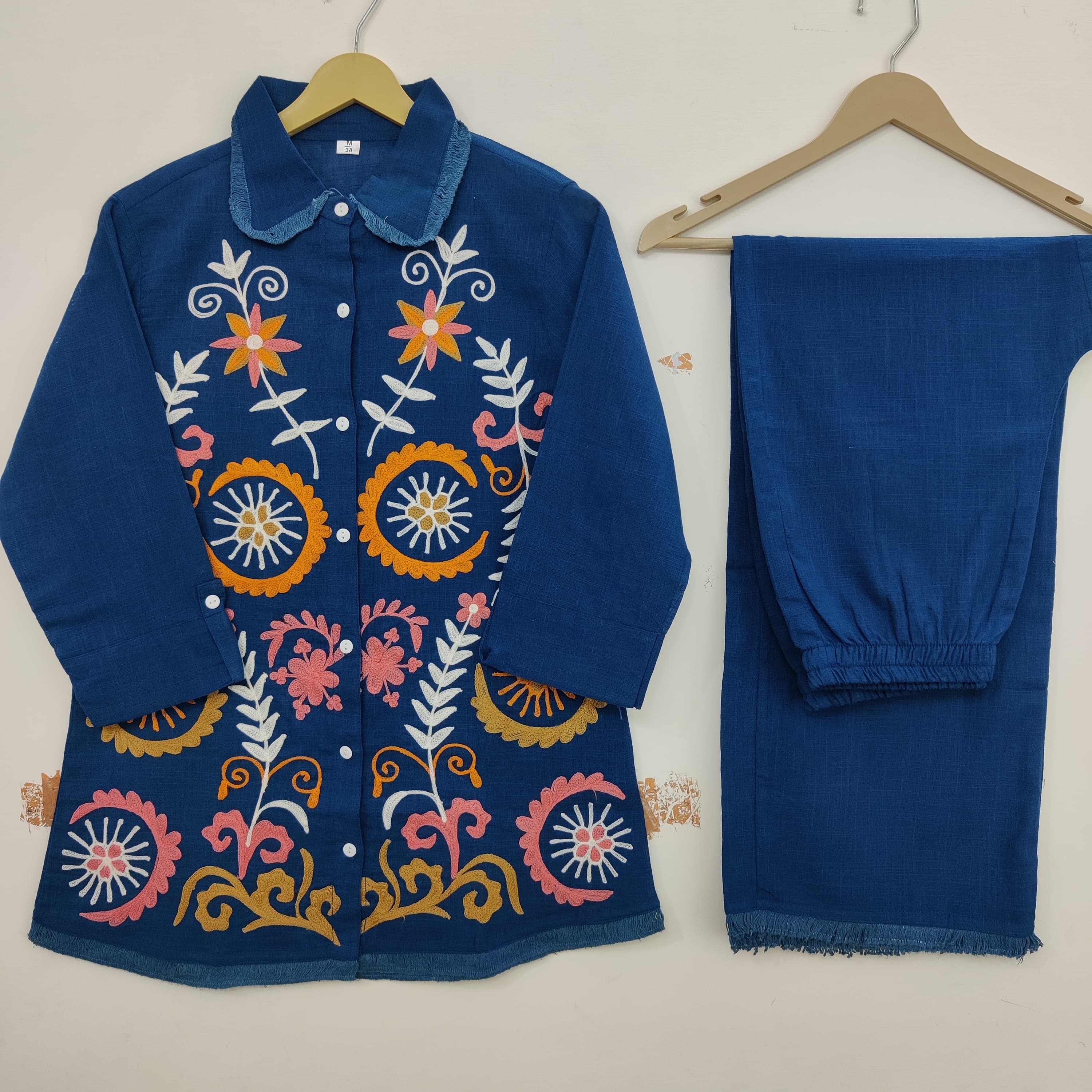 Cotton Aari Embroidered Kurta Pant Set with Pocket for Women