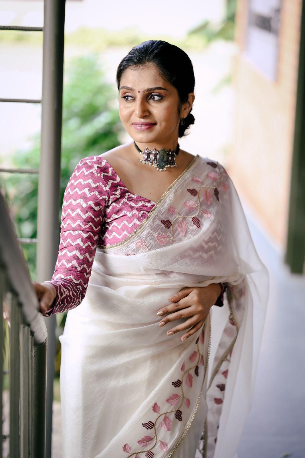 White Leaf Embroidered Soft Crush Georgette Designer Saree with Printed Blouse