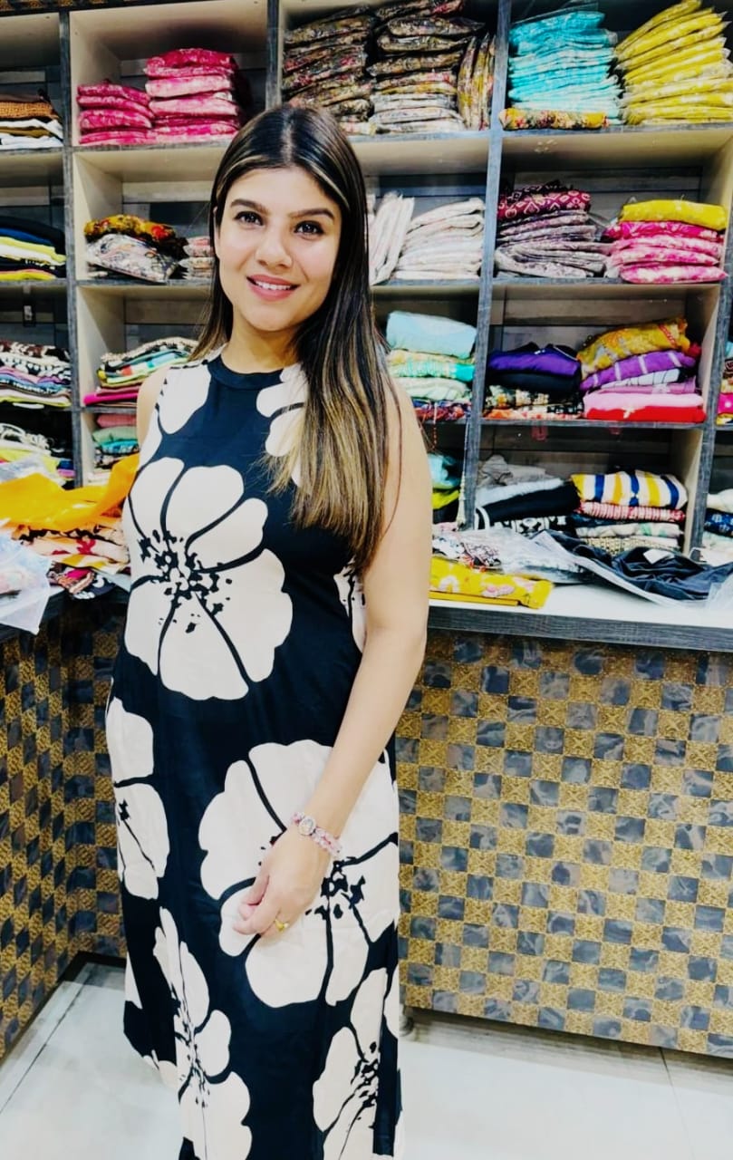 Elegant cotton 60-60 kurti pant set with beautiful print work all over